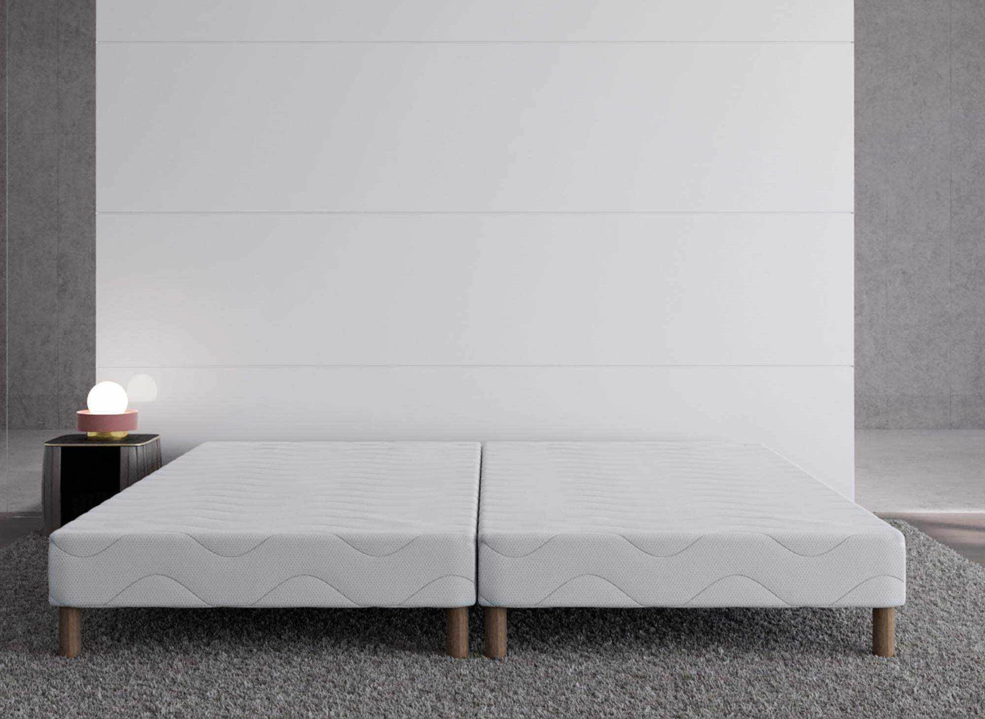 Gepolsterter Bettrahmen 140 X 190 cm + 8 Füße (2x 70x190cm)