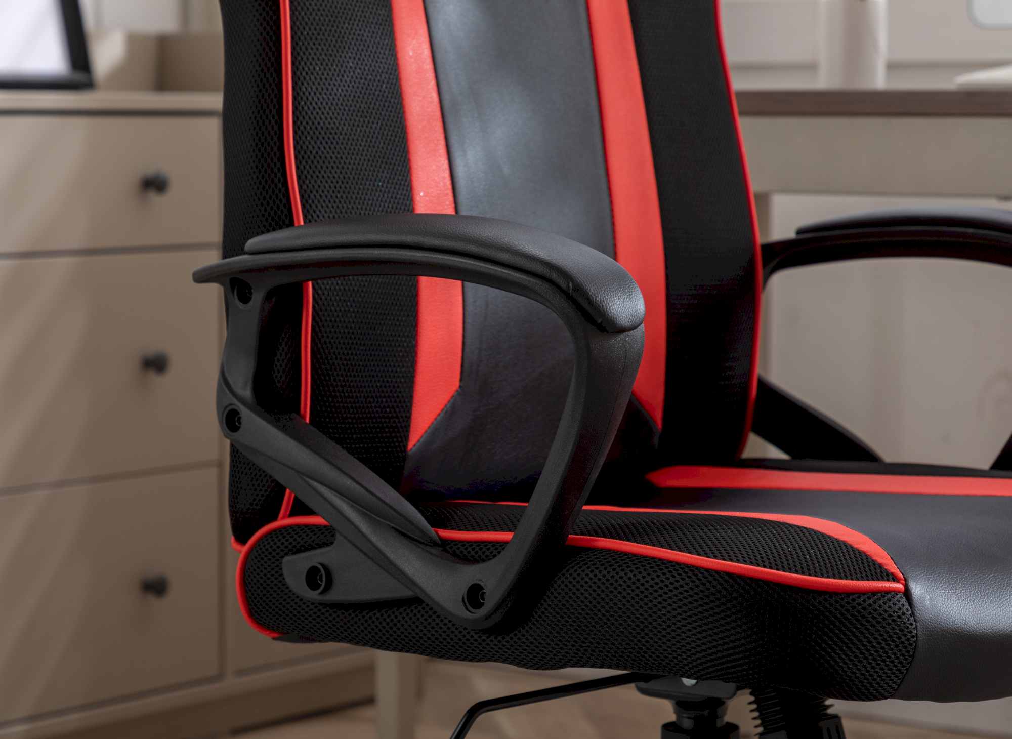 Schwarz-roter Gaming-Bürostuhl MICRON