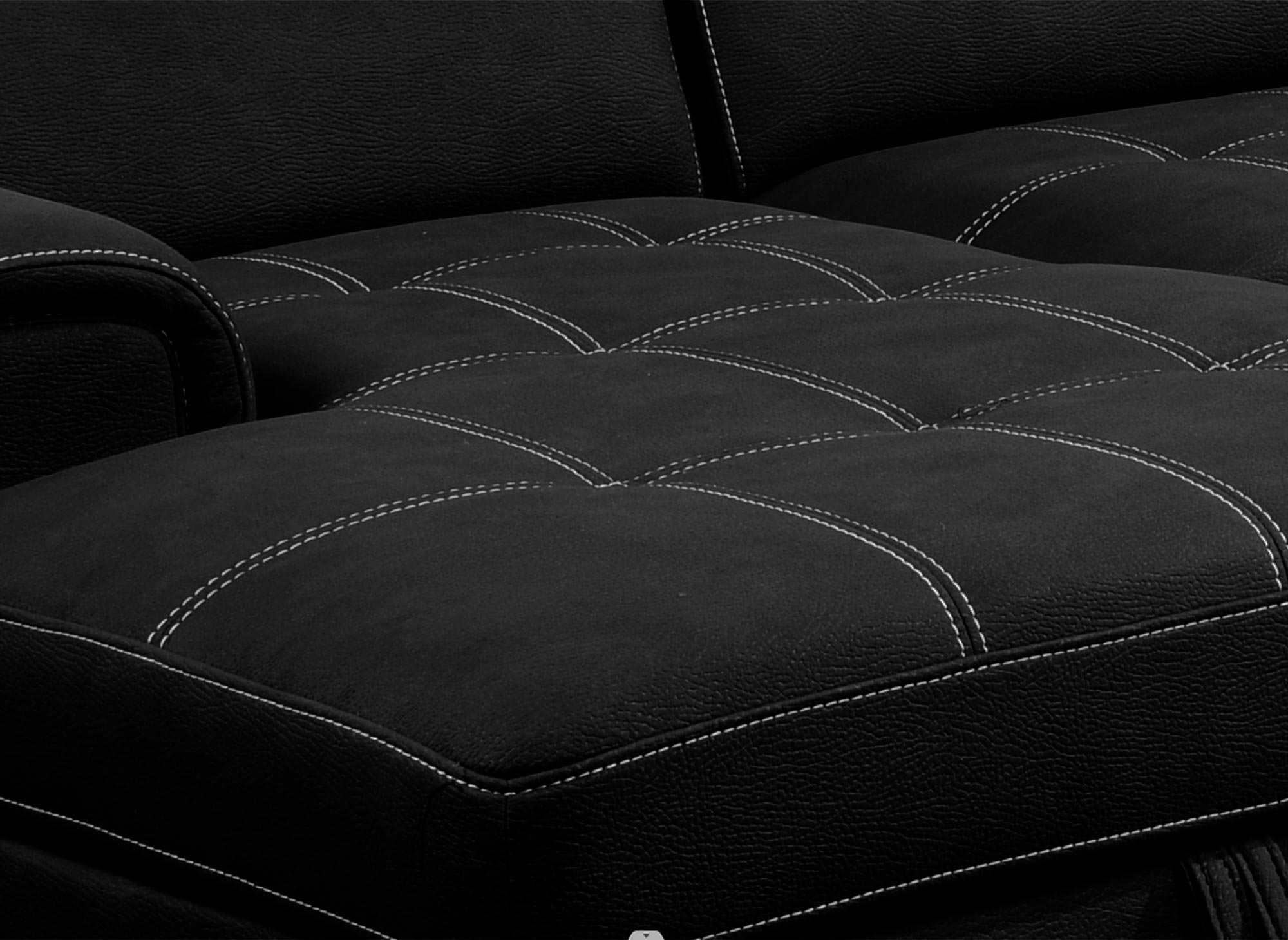 OLIVER Panorama-Sofa mit Aufbewahrungsbox aus schwarzem Stoff - Linke Ecke