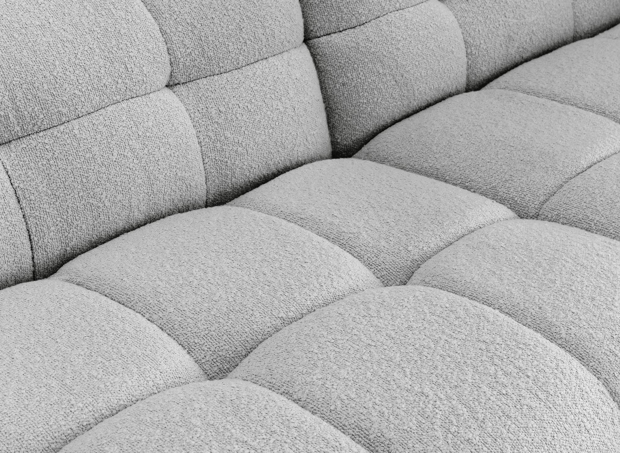 BELLA 3-Sitzer-Sofa mit festem Sitz in grauer Schaffelloptik