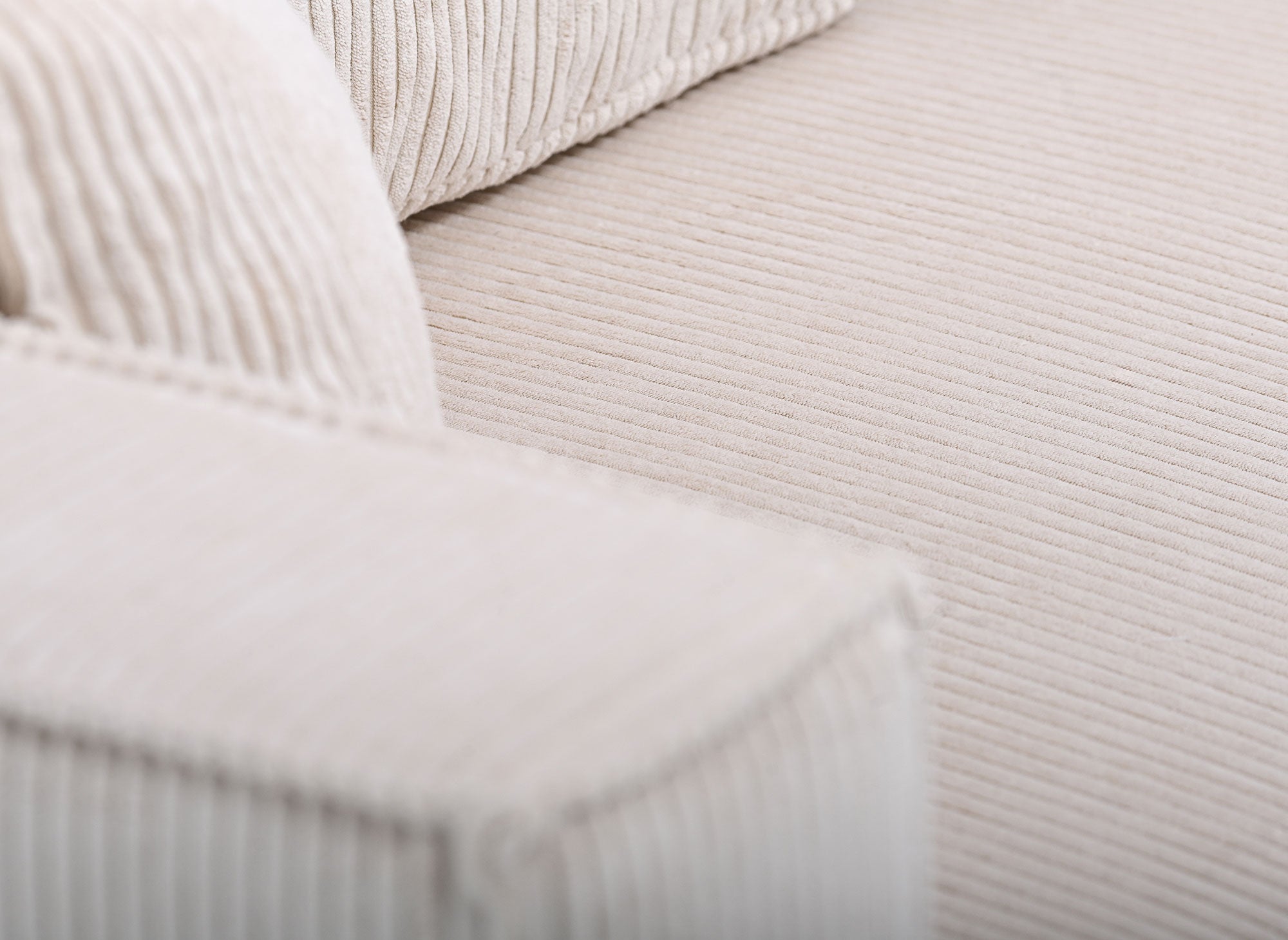 SYNA Ecksofa aus beigefarbenem Cord mit Stauraum