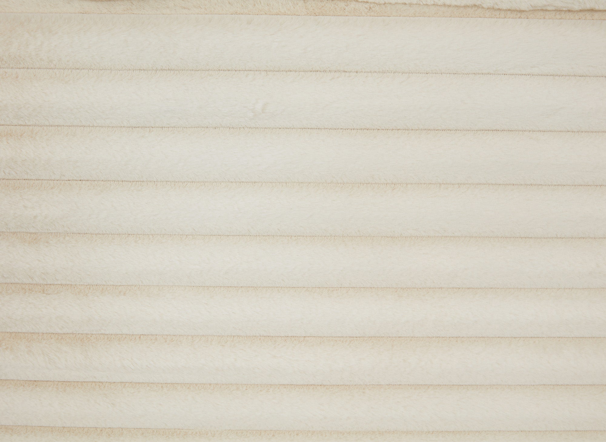 DAHO 2-Sitzer-Sofa mit gerader Chaiselongue in weichem, beigefarbenem Rippenstoff