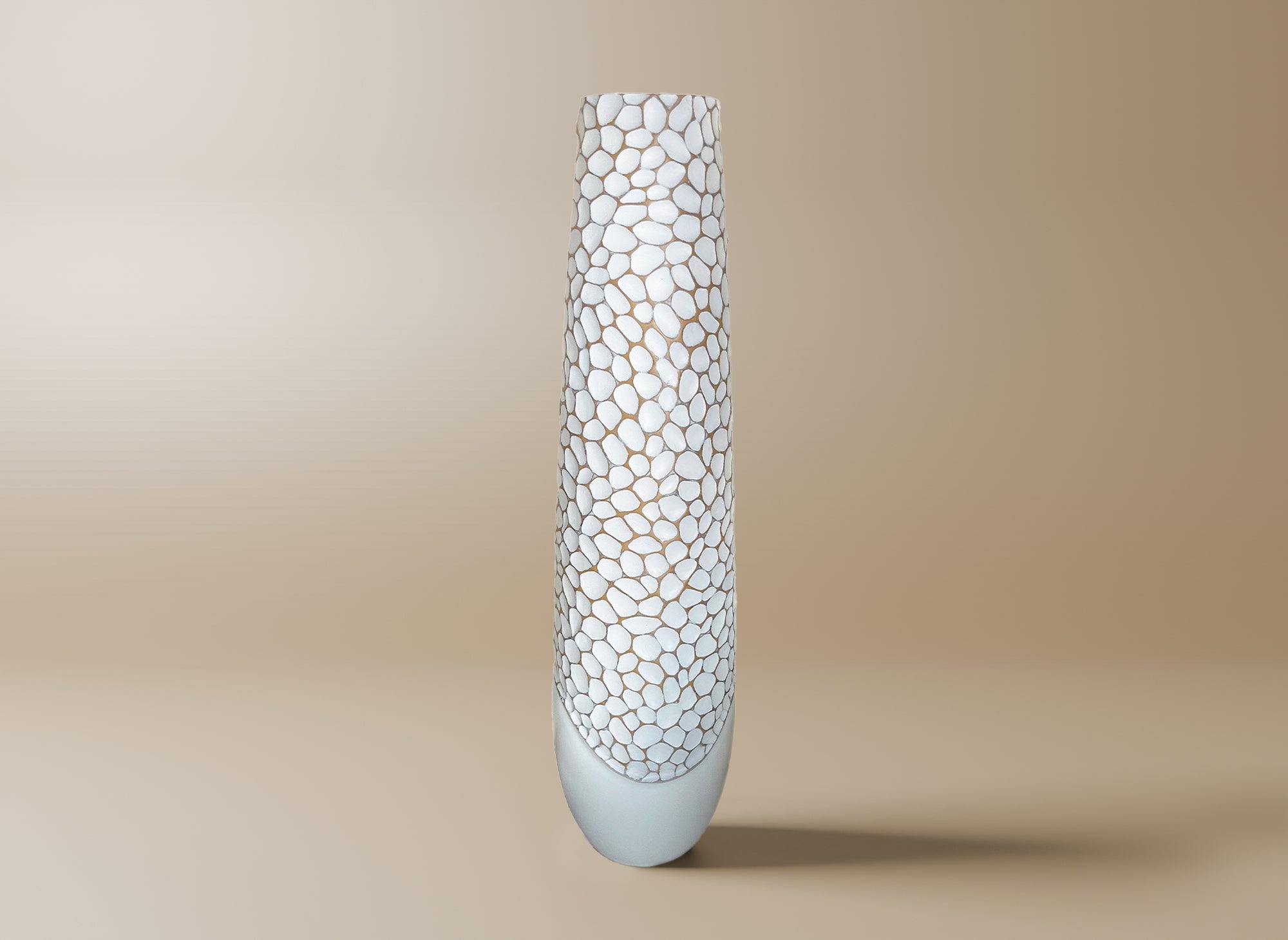 Dekorative Vase aus weißem Harz H78 cm LOUMA