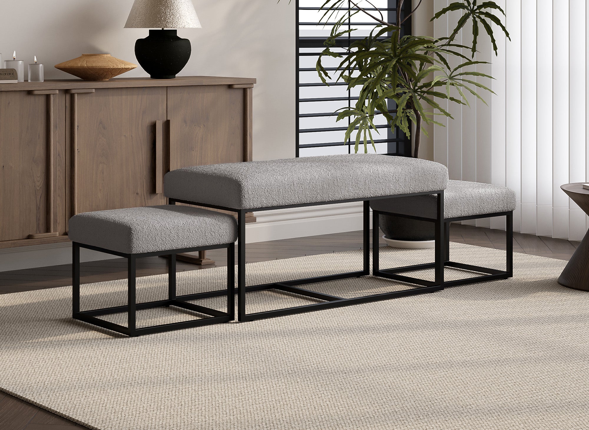 BECKIE Bank mit Poufs aus grauem Bouclé-Stoff und schwarzen Metallbeinen