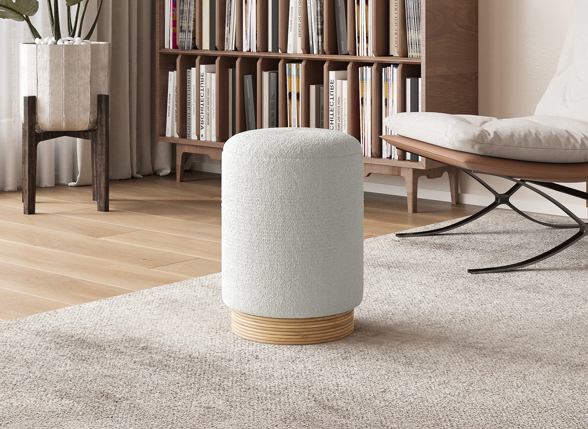 TANY Pouf aus ecru-weißem Stoff in Schaffelloptik und Holz