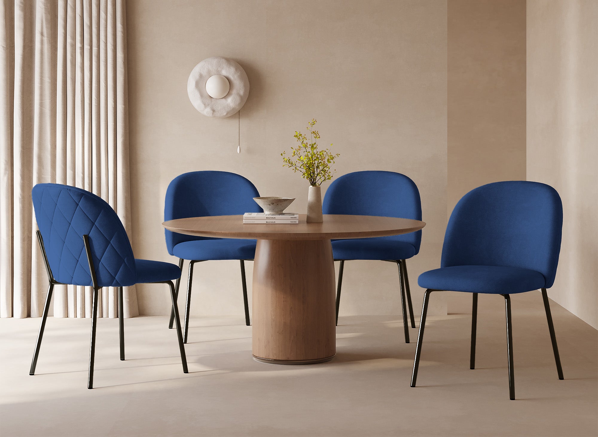 2er Set Designerstühle aus blauem Samt mit schwarzen Beinen KENNETH