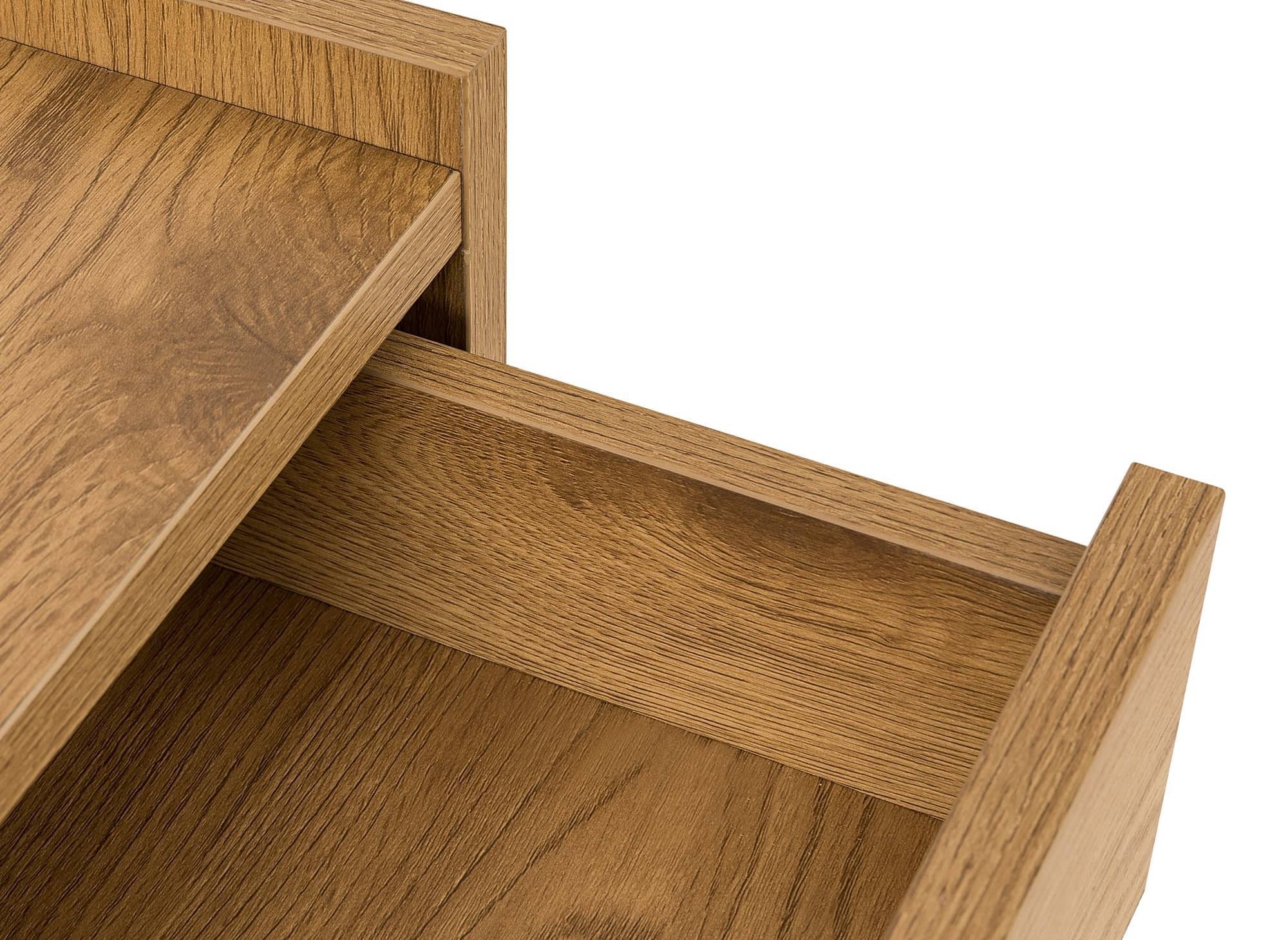 SACHA eichenfarbene Holzkommode mit 4 Schubladen