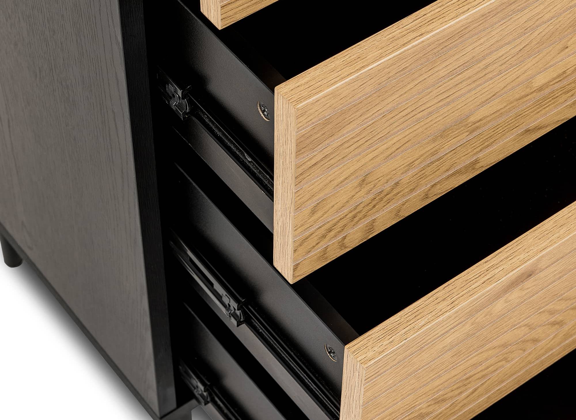 DARYL niedrige Kommode mit 4 Schubladen aus Holz und schwarzem Metall