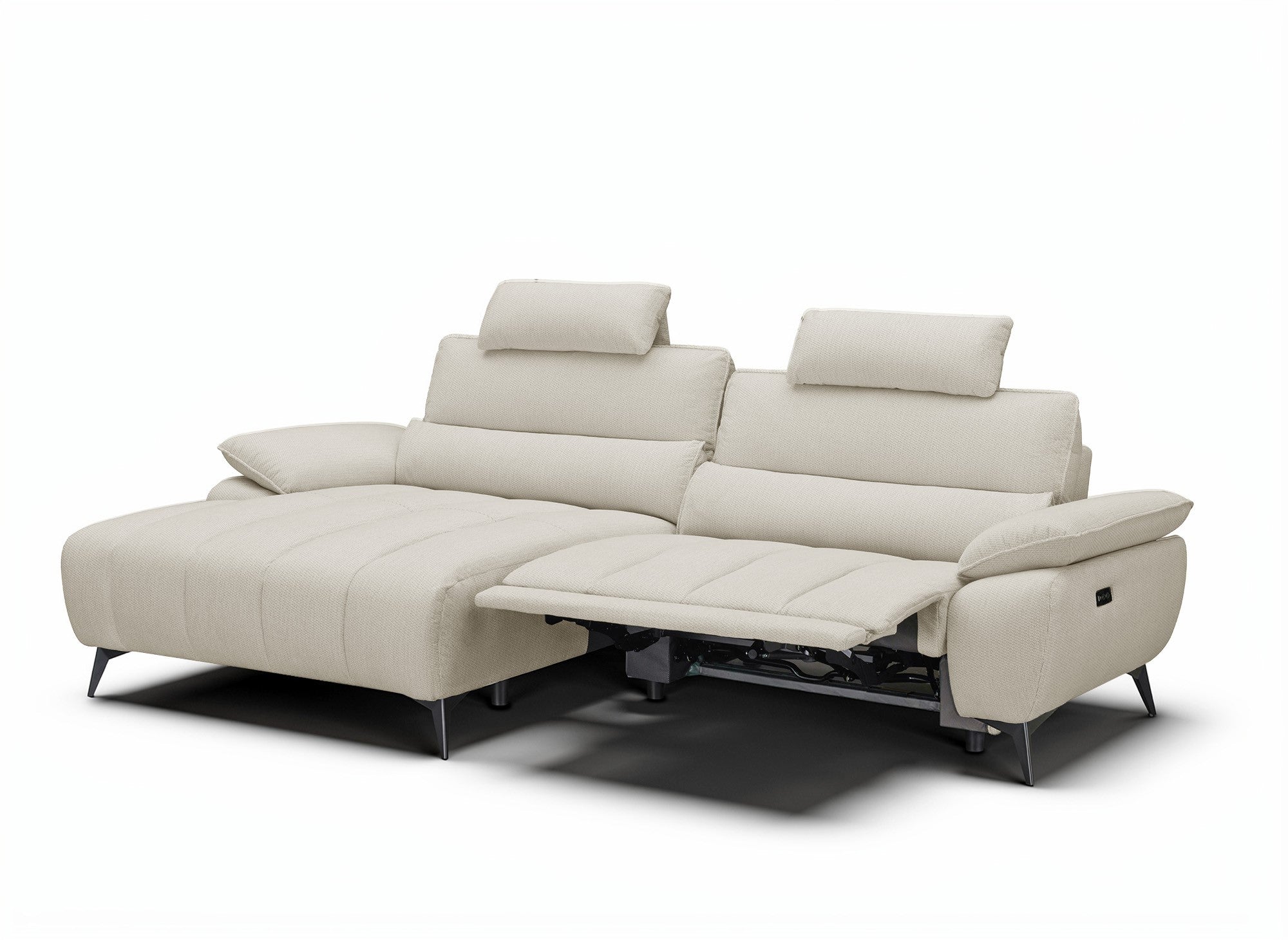 LYANA elektrisches Ecksofa mit Relaxfunktion in beigefarbenem, meliertem Samt – linke Ecke