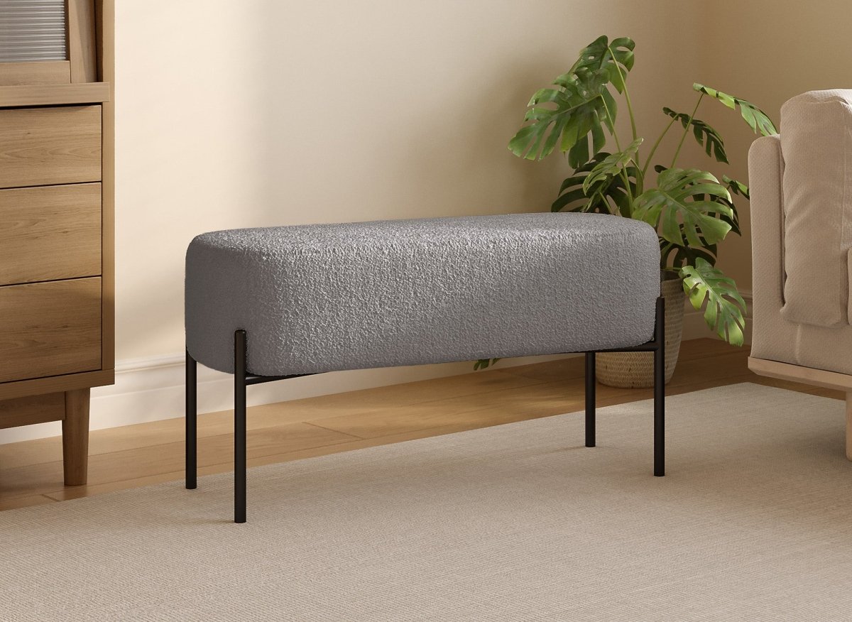 Banquette en tissu effet peau de mouton gris et pieds en métal noir LEYAN - DécoInParis