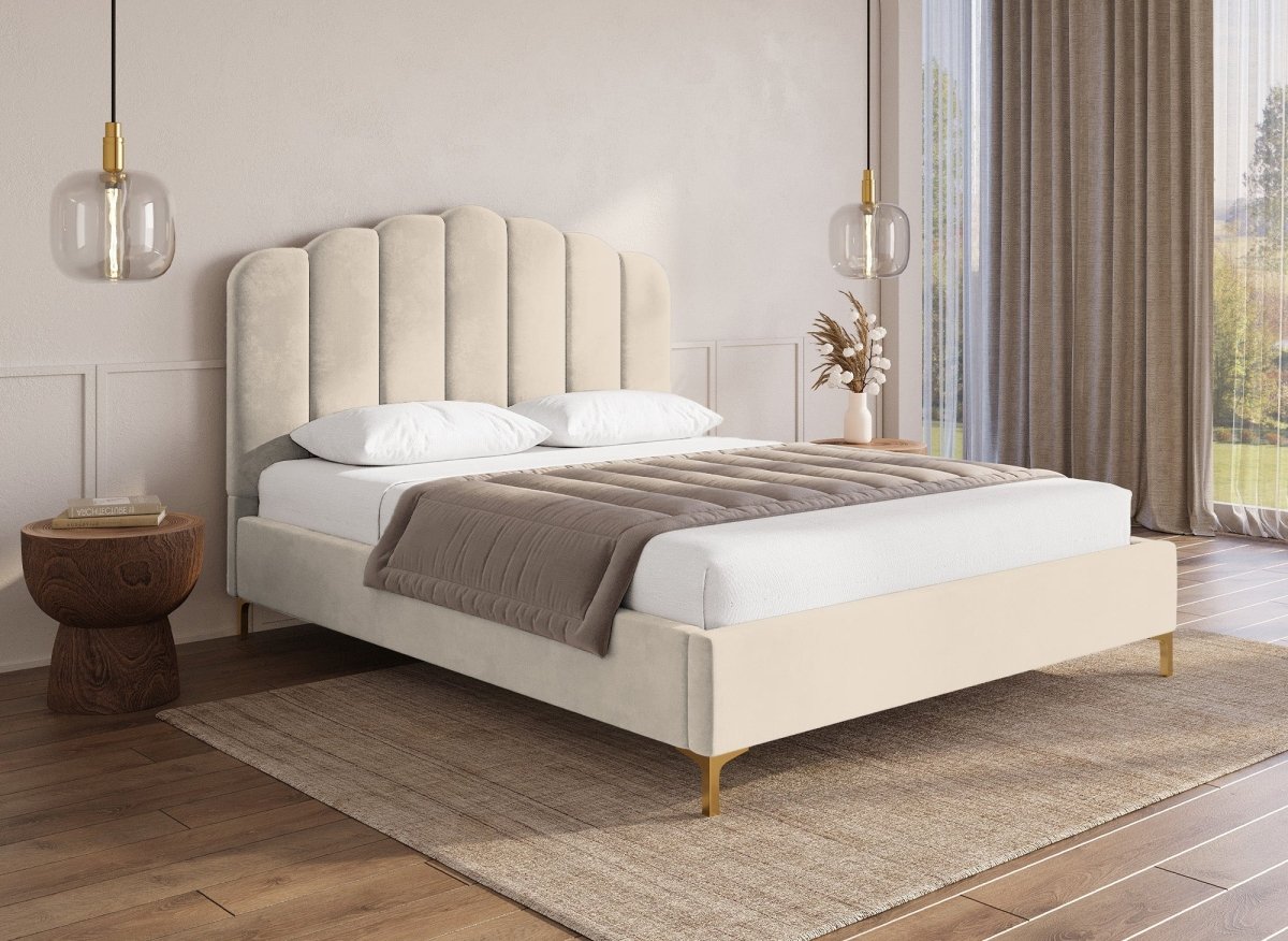 Lit double en velours beige 140x190 cm MARION - DécoInParis