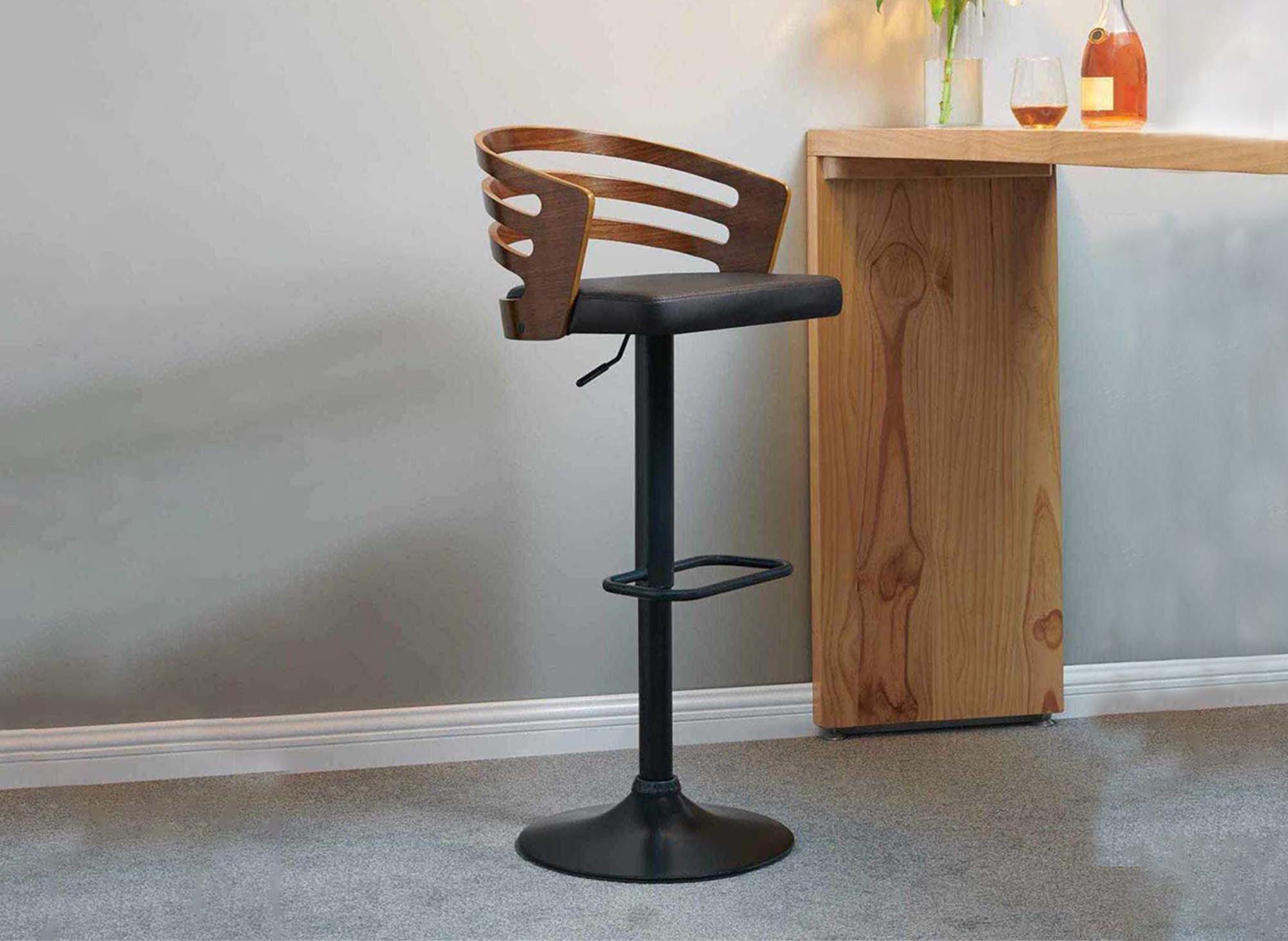 AIDEN Designer-Barhocker aus Holz und schwarzem Kunstleder