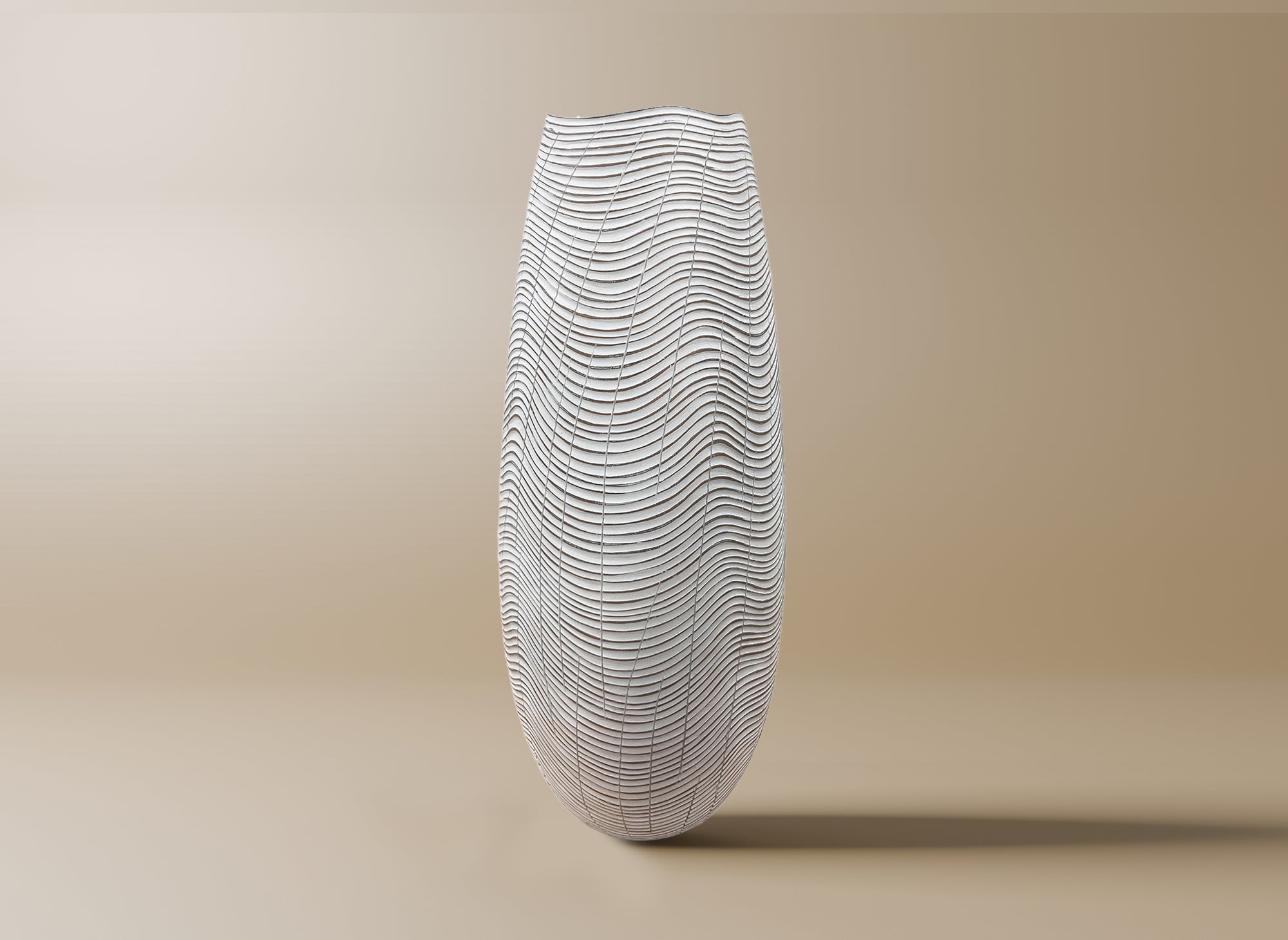 Designervase aus weißem Harz H51 cm VAGUE