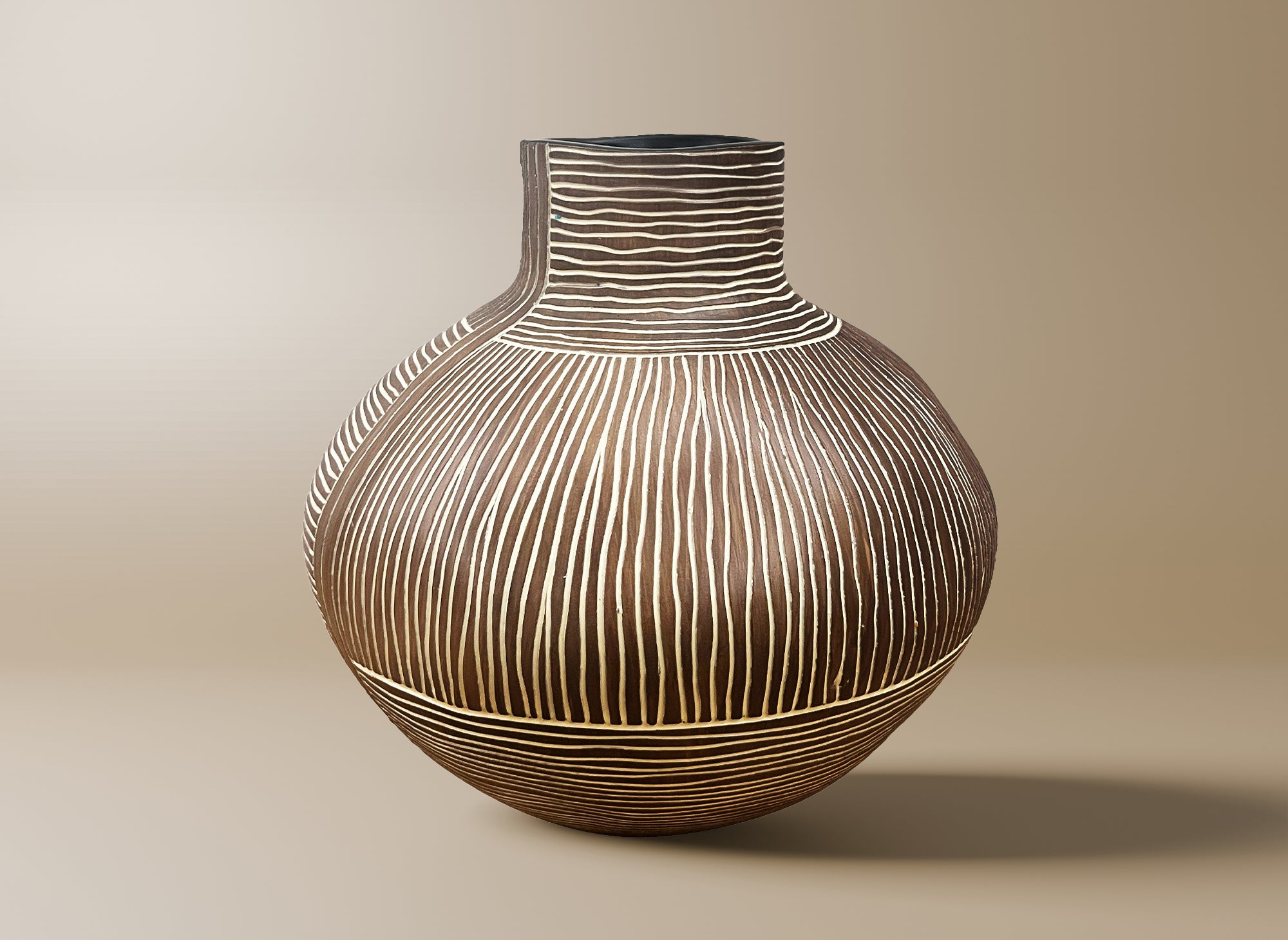 Ethnische Vase aus Polyresin, Holz und Weiß H26 cm AKIRA