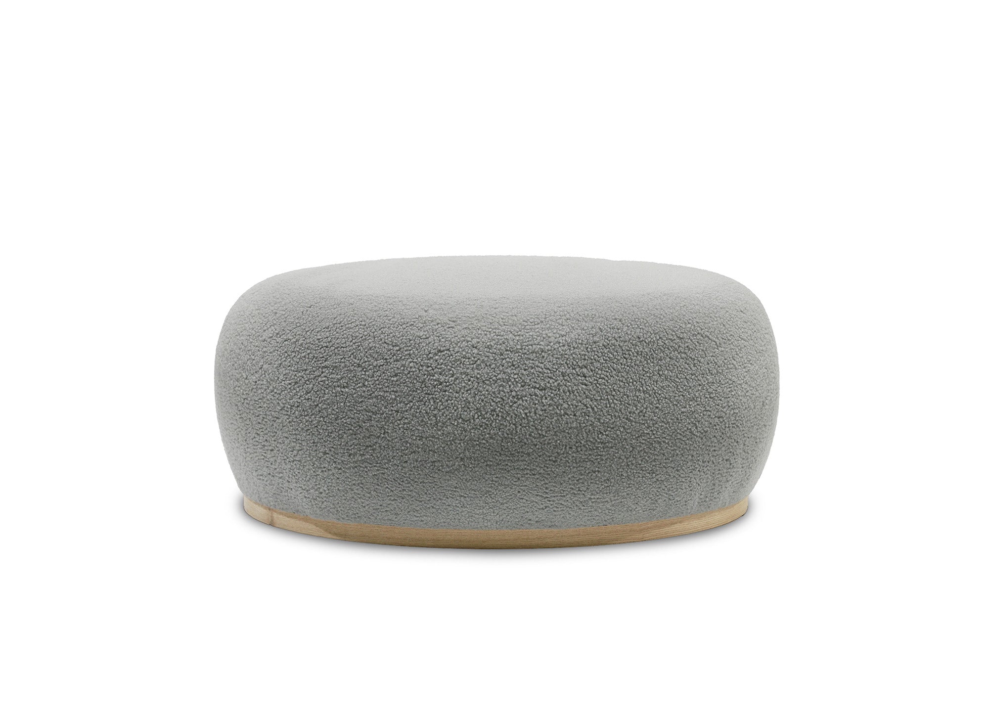Ovaler Sitzpuff CALY aus grauem Stoff in Schaffelloptik und Holz