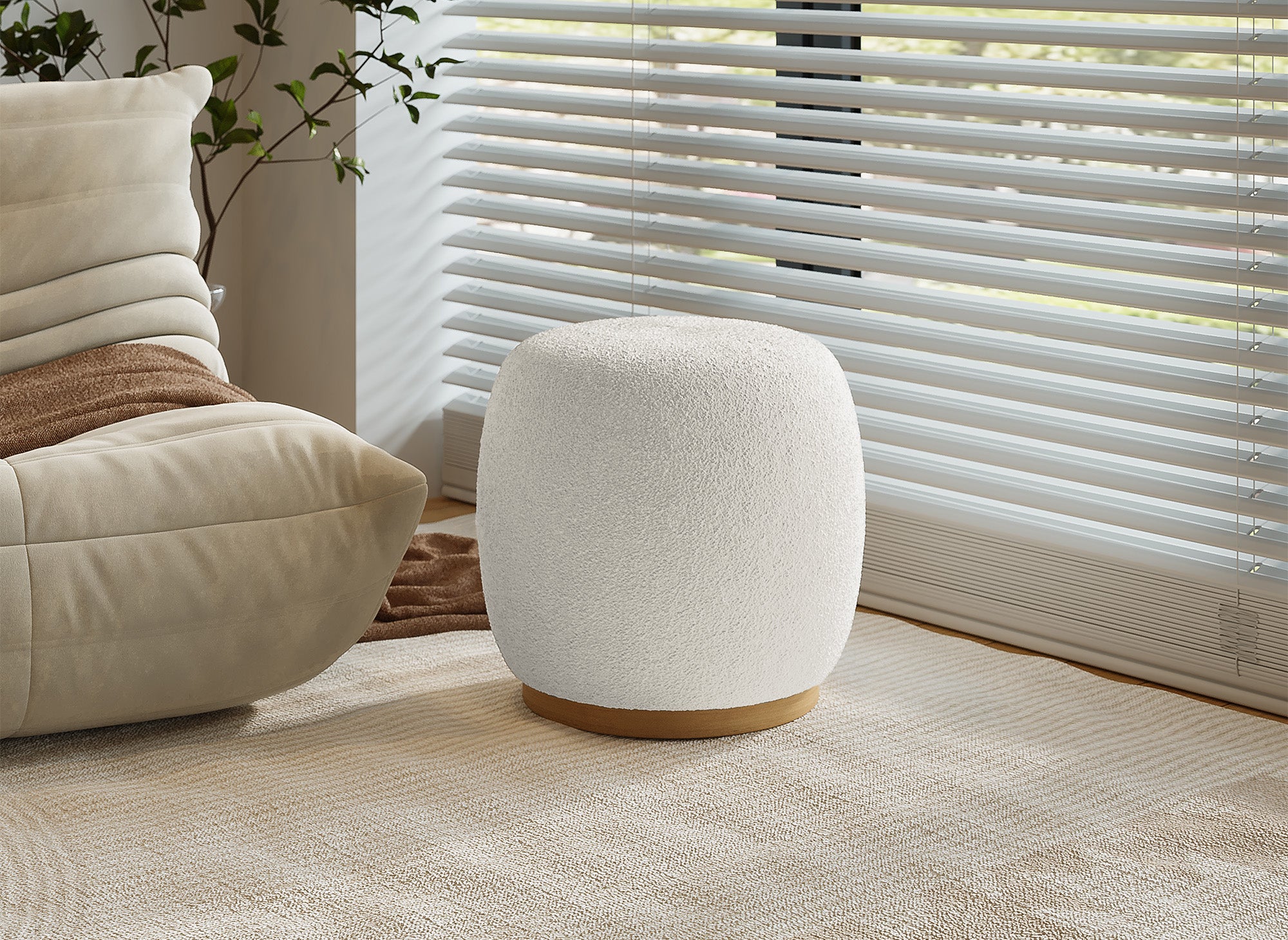 VALEA Pouf aus ecruweißem Stoff mit Schaffelleffekt und Holz