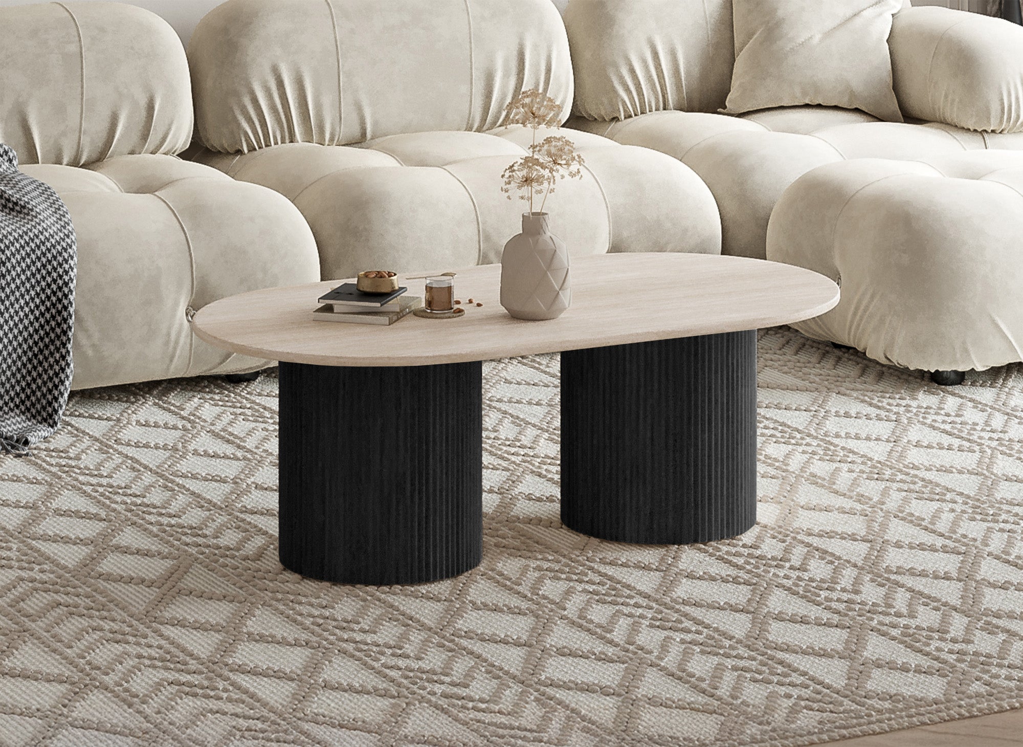 DHARA BLACK Couchtisch aus beigem Verbundmarmor mit schwarzen Beinen