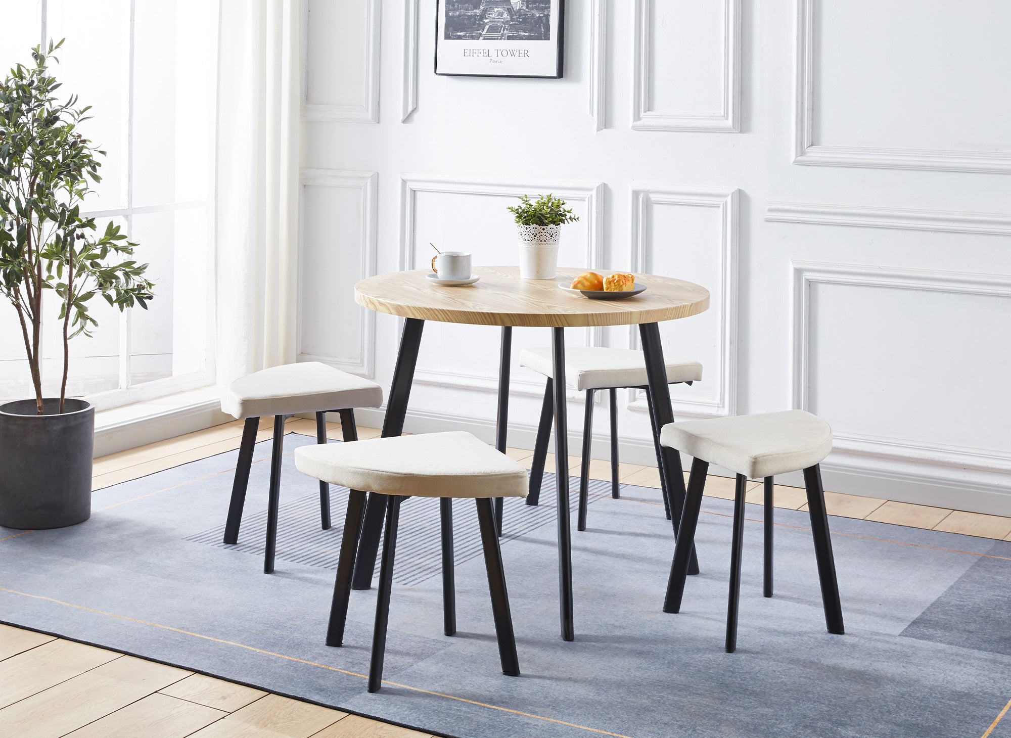 IRINA Esstisch-Set aus Holz mit 4 beigen Hockern