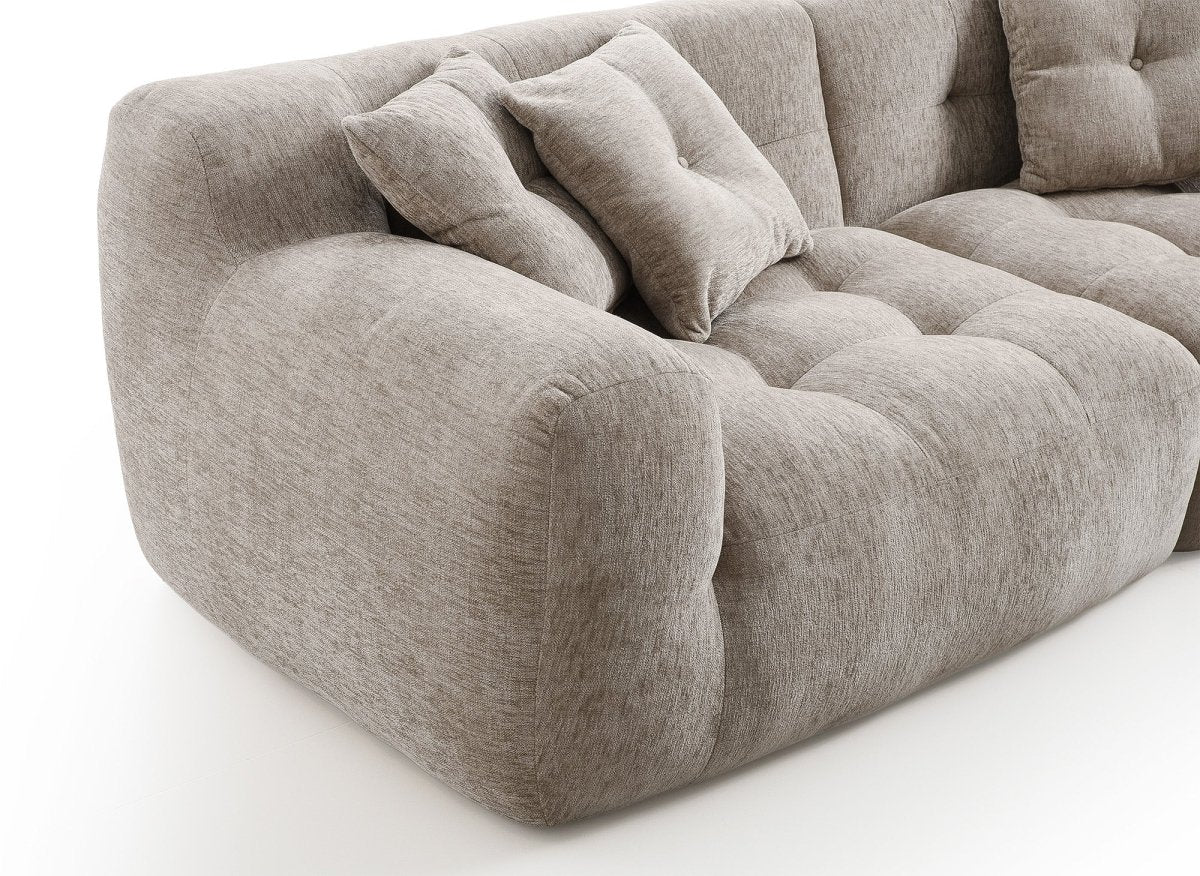 Canapé droit 3 places en velours texturé taupe TANINA - DécoInParis