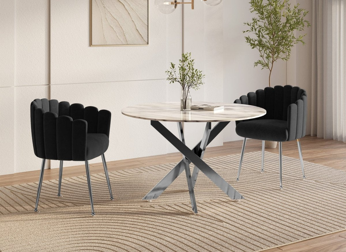 Chaise en velours noir pieds en métal argenté HAYDEN - DécoInParis