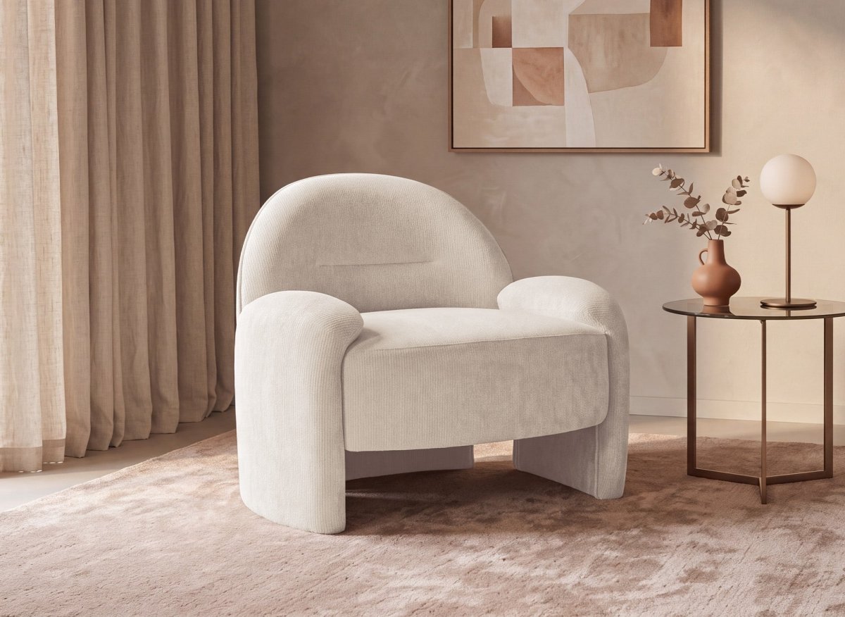 Fauteuil en velours beige MAKO - DécoInParis