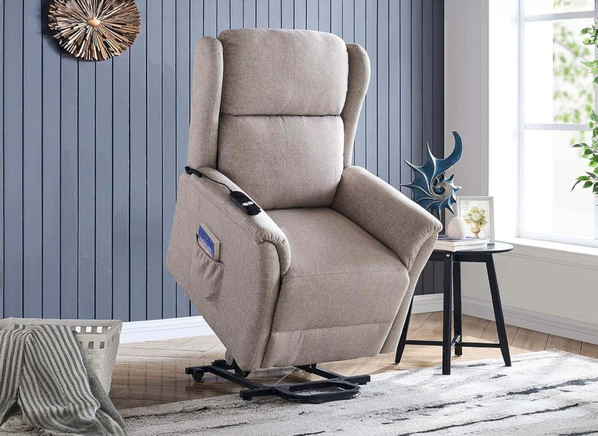 Fauteuil releveur relax en tissu beige à commande électrique PETER - DécoInParis
