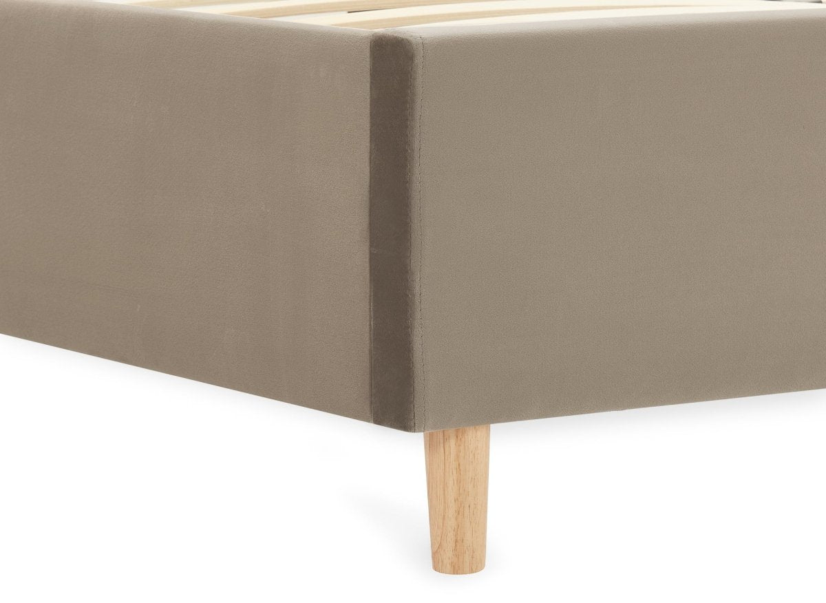 Lit double en velours capitonné en velours taupe MAREVA 160x200 cm - DécoInParis