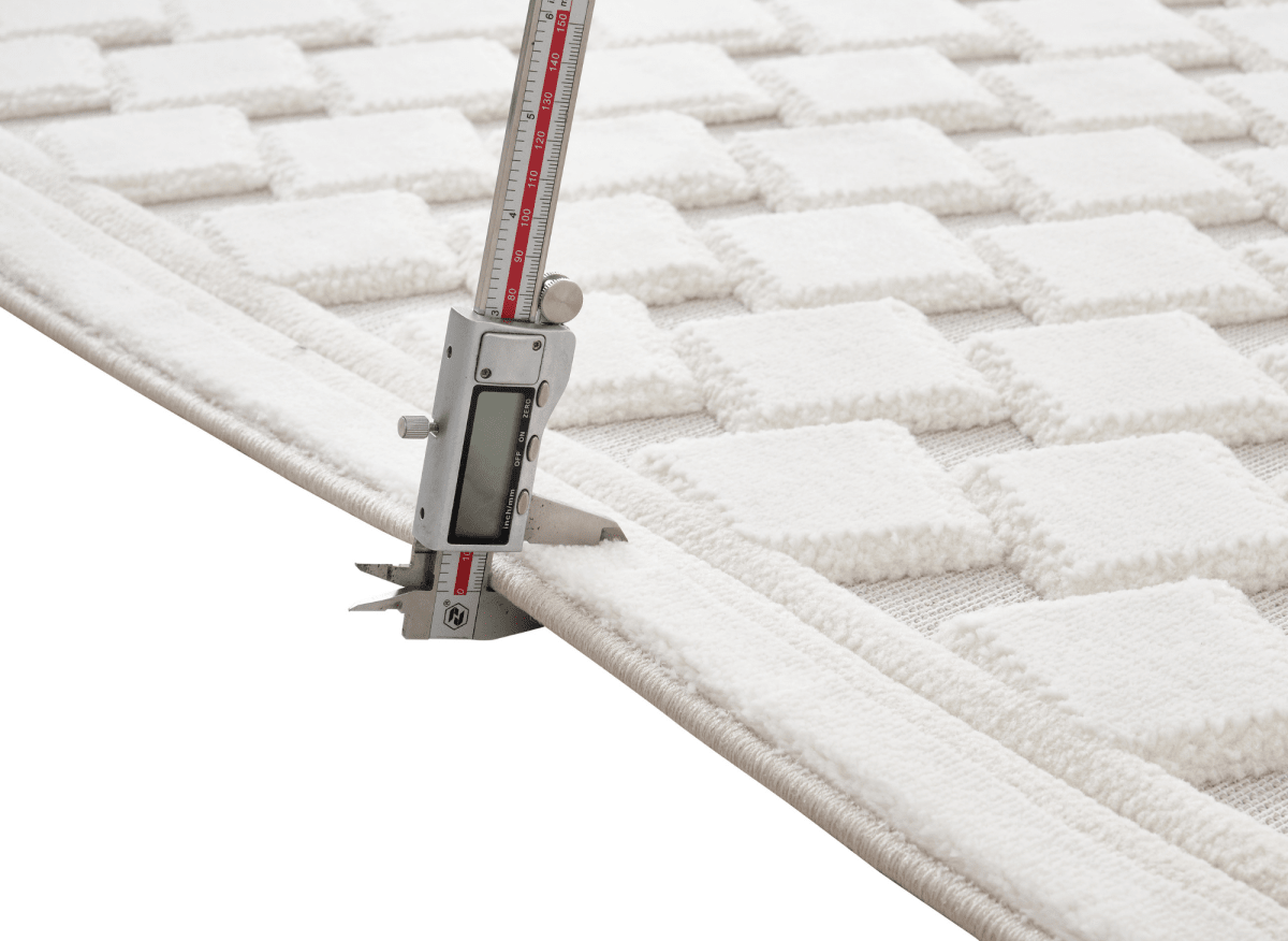 Tapis blanc écru à formes carrées 192 x 290 cm LERIS - DécoInParis