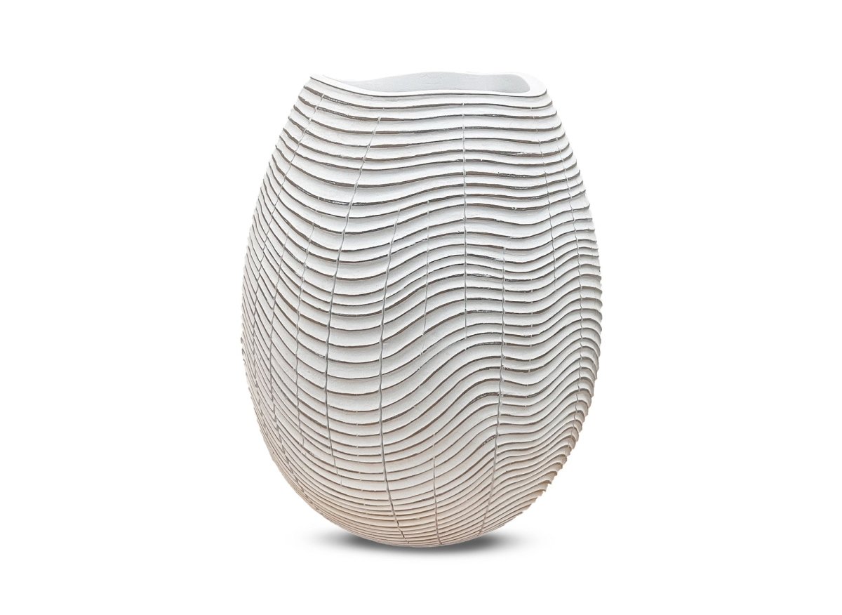 Weiße Kugelvase aus Kunstharz, H23 cm, VAGUE